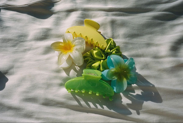 Cheesecake Hibiscus Hair-Clip